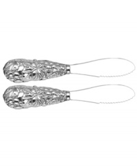 Distinguished by sculpted aluminum handles wrapped in grapevines, these spreaders bring a touch of the vineyard to any gathering. Distinguished by sculpted aluminum handles wrapped in grapevines, these spreaders bring a touch of the vineyard to any gathering.