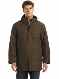 THE LOOKStand collarConcealed front zip closure with snapsLong sleeves with snap tab cuffsSide pocketsLogo tab on back shouldersTHE FITAbout 34 from shoulder to hemTHE MATERIALShell: PolyesterFiller: PolyesterFully linedCARE & ORIGINMachine wash or dry cleanImported THE LOOKStand collarConcealed front zip closure with snapsLong sleeves with snap tab cuffsSide pocketsLogo tab on back shouldersTHE FITAbout 34 from shoulder to hemTHE MATERIALShell: PolyesterFiller: PolyesterFully linedCARE & ORIGINMachine wash or dry cleanImported