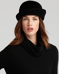Hats off to this vintage-inspired Helen Kaminski cloche, ready for a modern renaissance. Hats off to this vintage-inspired Helen Kaminski cloche, ready for a modern renaissance.