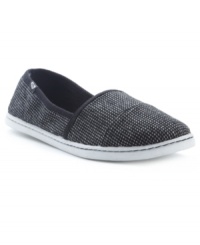 Calling all beach babes: here's your ultimate summer shoe. The Pier flats by Roxy are a classic skimmer style in funky finishes you'll love to flaunt. Calling all beach babes: here's your ultimate summer shoe. The Pier flats by Roxy are a classic skimmer style in funky finishes you'll love to flaunt.