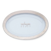 After forming the textured glass of this fine challah platter, craftsmen hand-paint an opulent band of platinum for a breathtaking finish, and spell out challah in Hebrew characters on the center. After forming the textured glass of this fine challah platter, craftsmen hand-paint an opulent band of platinum for a breathtaking finish, and spell out challah in Hebrew characters on the center.
