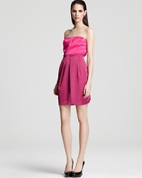 Aqua experiments with the color-block trend in complimentary hues with this ultra-feminine strapless frock. Aqua experiments with the color-block trend in complimentary hues with this ultra-feminine strapless frock.