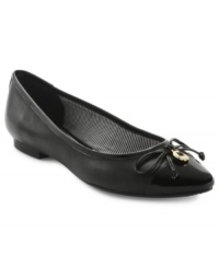 Tommy Hilfiger's Paris flats are polished and refined, with a delicate bow at it's pointed toe. Tommy Hilfiger's Paris flats are polished and refined, with a delicate bow at it's pointed toe.