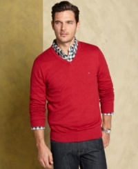 A luxurious blend of cotton and cashmere makes this lightweight v-neck from Tommy Hilfiger a perfect layering item for seasonal transitions. A luxurious blend of cotton and cashmere makes this lightweight v-neck from Tommy Hilfiger a perfect layering item for seasonal transitions.