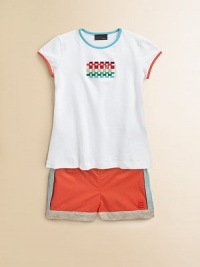 A splash of color brightens up this cool and comfy everyday tee.CrewneckShort sleevesPullover styleColorful trim on sleeves and neckEmbroidered logo patch94% cotton/6% elasticMachine washImported A splash of color brightens up this cool and comfy everyday tee.CrewneckShort sleevesPullover styleColorful trim on sleeves and neckEmbroidered logo patch94% cotton/6% elasticMachine washImported