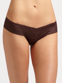 THE LOOKLow riseStretch floral laceCotton crotch panelTHE MATERIAL90% polyamide/8% elastane/2% cottonPartially linedCARE & ORIGINHand wash Made in Italy THE LOOKLow riseStretch floral laceCotton crotch panelTHE MATERIAL90% polyamide/8% elastane/2% cottonPartially linedCARE & ORIGINHand wash Made in Italy