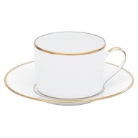 Palmyre provides the ideal backdrop for personal creativity. Able to set a refined table with its understated beauty or by creating a personalized setting when paired with another Bernardaud collection. Palmyre provides the ideal backdrop for personal creativity. Able to set a refined table with its understated beauty or by creating a personalized setting when paired with another Bernardaud collection.