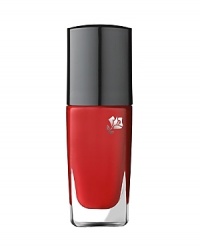 Inspired by the new trendy Rouge In Love lip collection, Vernis in Love is a high potency nail lacquer perfectly themed to complement every woman's mood and style. With ultimate brilliance, intense color and a mistake-free application, your nails will love the lasting shine and pop of color that stays put for days. Benefits:• Nails perfectly polished• High shine finish • Easy application Technology: • Multi-Polymers Complex provides a film that protects color and keeps nails perfectly polished• White Mica Lamellas reflect natural light for a high-shine finish• Grooved stem allows polish to flow directly to the center, while the elongated, round base distributes uniform color in a single stroke