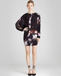Right on trend, this stylish REISS dress features an an abstract rose print in an oversized silhouette with flouncy batwing sleeves and a short hem to make your legs look a mile long. Right on trend, this stylish REISS dress features an an abstract rose print in an oversized silhouette with flouncy batwing sleeves and a short hem to make your legs look a mile long.