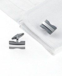 These Kenneth Cole Reaction hourglass-shaped cufflinks are a gentle reminder that time is of the essence. These Kenneth Cole Reaction hourglass-shaped cufflinks are a gentle reminder that time is of the essence.