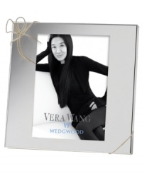 Display your favorite moments with the Love Knots 4x6 frame. Only Vera Wang could capture elegance so gracefully and tie it up with a bow. Display your favorite moments with the Love Knots 4x6 frame. Only Vera Wang could capture elegance so gracefully and tie it up with a bow.