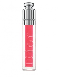 Lights, camera, lips-straight from the runway, new Dior Addict Ultra-Gloss features a featherweight formula with a flash-plumping, spotlight shine effect. Hyaluronic spheres keep lips smooth and moisturized, while mirror-like micropearls reflect light in all directions for a dazzling finish.