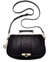 Upgrade any ensemble instantly with this elegant silhouette from DKNY. A convenient crossbody strap keeps the look modern, while sumptuous leather and golden signature hardware lend an undecidedly refined feel.