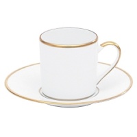 Palmyre provides the ideal backdrop for personal creativity. Able to set a refined table with its understated beauty or by creating a personalized setting when paired with another Bernardaud collection. Palmyre provides the ideal backdrop for personal creativity. Able to set a refined table with its understated beauty or by creating a personalized setting when paired with another Bernardaud collection.
