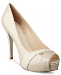 Textured detail and a pretty peep-toe makes the Hershe platform pumps by GUESS an amazing addition to your shoe wardrobe. Textured detail and a pretty peep-toe makes the Hershe platform pumps by GUESS an amazing addition to your shoe wardrobe.