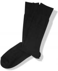 Get back to basics with this three-back of black dress socks from Perry Ellis. Get back to basics with this three-back of black dress socks from Perry Ellis.