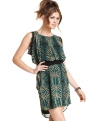 Spirited and artsy, with its earthy colors and lace trims, Jessica Simpson's high-low dress makes a splash in the most elegant way. Spirited and artsy, with its earthy colors and lace trims, Jessica Simpson's high-low dress makes a splash in the most elegant way.