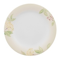 The Green Garland collection is composed of pure white fine china. Each piece features a light, fresh floral treatment in soft shades of green and yellow. Shape is always important and Villeroy & Boch, offering tableware pieces in this collection in round or oblong to create a decidedly modern approach. The Green Garland collection is composed of pure white fine china. Each piece features a light, fresh floral treatment in soft shades of green and yellow. Shape is always important and Villeroy & Boch, offering tableware pieces in this collection in round or oblong to create a decidedly modern approach.