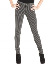 We're lovin' the linear print on these five-pocket striped skinny jeans from Tinseltown! Rock them with a simple tee and classic boots for a look that's all about bold denim style. We're lovin' the linear print on these five-pocket striped skinny jeans from Tinseltown! Rock them with a simple tee and classic boots for a look that's all about bold denim style.