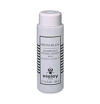 Meticulous cleansing lotion eliminates all traces of impurities, leaving the skin matte and purified, pores tightened. Natural extracts of white mulberry and lemon reduce melanin synthesis and contain toning and lightening properties Meticulous cleansing lotion eliminates all traces of impurities, leaving the skin matte and purified, pores tightened. Natural extracts of white mulberry and lemon reduce melanin synthesis and contain toning and lightening properties