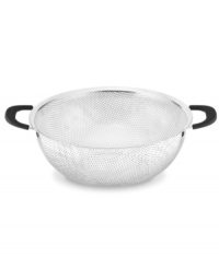 Fix your family's favorite! The large capacity of this colander lets you invite over loved ones and close friends for a memorable feast made masterful by you. Great for draining pasta, noodles, vegetables and more, the dishwasher-safe design marries convenience to your kitchen. Fix your family's favorite! The large capacity of this colander lets you invite over loved ones and close friends for a memorable feast made masterful by you. Great for draining pasta, noodles, vegetables and more, the dishwasher-safe design marries convenience to your kitchen.