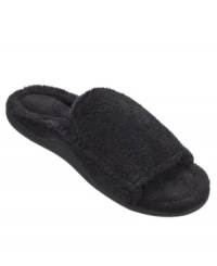 Men's house shoes that make the morning a little less groggy. Slide into your morning routine with these warm and comfortable slippers for men from Isotoner. Men's house shoes that make the morning a little less groggy. Slide into your morning routine with these warm and comfortable slippers for men from Isotoner.