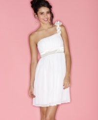 Give your party dress wardrobe a floral boost with this rosette embellished, one-shoulder frock from Sequin Hearts! Give your party dress wardrobe a floral boost with this rosette embellished, one-shoulder frock from Sequin Hearts!