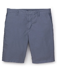 The perfect essential short, crafted in cotton with a bit of stretch for a finer fit, and tailored to just the right length. The perfect essential short, crafted in cotton with a bit of stretch for a finer fit, and tailored to just the right length.