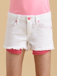 Essential jean shorts take on a slightly distressed look with a frayed hem and contrasting front pockets.Front button closureWaistband with belt loopsZip flyFive-pocket styleFrayed hemCottonMachine washMade in USA Essential jean shorts take on a slightly distressed look with a frayed hem and contrasting front pockets.Front button closureWaistband with belt loopsZip flyFive-pocket styleFrayed hemCottonMachine washMade in USA