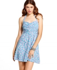 Jessica Simpson produces a warm-weather dress of the flyest variety, combining a halter neck design with a super fab bird print! Jessica Simpson produces a warm-weather dress of the flyest variety, combining a halter neck design with a super fab bird print!