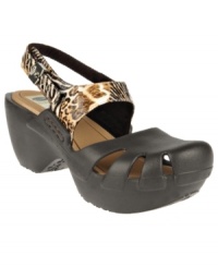 Ultra comfort and style go hand and hand. Harmony clogs by Dr. Scholl's are lightweight and comfy with a touch of pizzazz. Ultra comfort and style go hand and hand. Harmony clogs by Dr. Scholl's are lightweight and comfy with a touch of pizzazz.