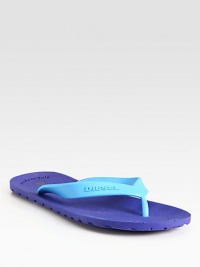 Comfortable and flexible with endless summer style.Thong sandalRubber upperRubber soleMade in Italy Comfortable and flexible with endless summer style.Thong sandalRubber upperRubber soleMade in Italy