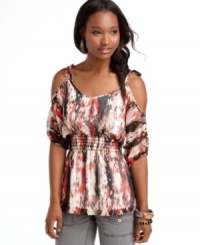 Invigorate your day-to-night style with the bold print and shoulder-flaunting design of this top from Sequin Hearts! Invigorate your day-to-night style with the bold print and shoulder-flaunting design of this top from Sequin Hearts!