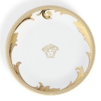 Carefully embellished with ornate Baroque details in four different tones of lavish gold, the Arabesque Gold dinnerware collection captures the essence of contemporary luxury in iconic Versace style. Carefully embellished with ornate Baroque details in four different tones of lavish gold, the Arabesque Gold dinnerware collection captures the essence of contemporary luxury in iconic Versace style.