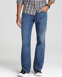Light wash. Classic five pocket silhouette for a great, comfortable fit. Light wash. Classic five pocket silhouette for a great, comfortable fit.