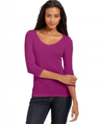 Charter Club's cotton V-neck top is a wardrobe staple. Wear it with jeans for the weekend and mix in a cardigan on brisk days. Charter Club's cotton V-neck top is a wardrobe staple. Wear it with jeans for the weekend and mix in a cardigan on brisk days.