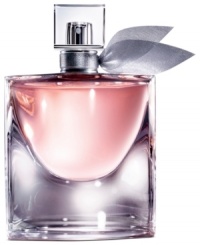 La vie est belle, a French expression meaning Life is beautiful; the manifesto of a new era. Universal yet personal, Lancôme's femininity is a choice embraced by women, not an imposed standard. The choice to live one's life and fill it with beauty. Your own way. Lancôme has long fostered this conviction, and shares it today with all women in the form of an exceptional creation. The fragrance of joyful femininity and happiness. The fragrance that makes life more beautiful. La vie est belle introduces a new olfactive story, the first ever iris gourmand. The juice is made with the most precious natural ingredients, a modern interpretation of an oriental fragrance with a twist of gourmand. It entwines the elegance of iris with the strength of Patchouli and the sweetness of a gourmand blend; for an incredible scent with depth and complexity. La vie est belle, a French expression meaning Life is beautiful; the manifesto of a new era. Universal yet personal, Lancôme's femininity is a choice embraced by women, not an imposed standard. The choice to live one's life and fill it with beauty. Your own way. Lancôme has long fostered this conviction, and shares it today with all women in the form of an exceptional creation. The fragrance of joyful femininity and happiness. The fragrance that makes life more beautiful. La vie est belle introduces a new olfactive story, the first ever iris gourmand. The juice is made with the most precious natural ingredients, a modern interpretation of an oriental fragrance with a twist of gourmand. It entwines the elegance of iris with the strength of Patchouli and the sweetness of a gourmand blend; for an incredible scent with depth and complexity.