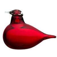 Ittala's Little Red Tern, designed by Oiva Toikka, is truly a gem. The rich ruby color is even more beautiful when illuminated by the sun. This little gem makes a great addition to an Oiva Toikka collection, or a perfect gift for that special someone. Ittala's Little Red Tern, designed by Oiva Toikka, is truly a gem. The rich ruby color is even more beautiful when illuminated by the sun. This little gem makes a great addition to an Oiva Toikka collection, or a perfect gift for that special someone.
