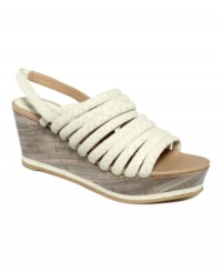 For a fresh look with a lots of height, slip on Donald J Pliner's Finn Tubular flatform sandals. For a fresh look with a lots of height, slip on Donald J Pliner's Finn Tubular flatform sandals.