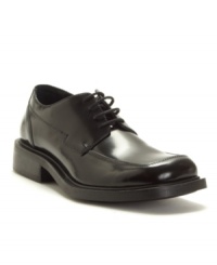 Flawless attention to detail and a durable rubber sole make these classic moc toe oxford men's dress shoes from Kenneth Cole Reaction a must-have addition to your workweek rotation. Flawless attention to detail and a durable rubber sole make these classic moc toe oxford men's dress shoes from Kenneth Cole Reaction a must-have addition to your workweek rotation.