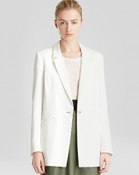 The REISS boyfriend blazer offers a minimalist look in a stylish boxy silhouette, pairing perfectly with skinny jeans or a pencil skirt and proving the perfect alternative to the fall jacket. The REISS boyfriend blazer offers a minimalist look in a stylish boxy silhouette, pairing perfectly with skinny jeans or a pencil skirt and proving the perfect alternative to the fall jacket.
