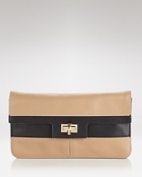 Take luxurious style out for the night with this clutch from Max Mara. Crafted from tonal leathers in a polished silhouette, it perfects effortlessly elegant evening style. Take luxurious style out for the night with this clutch from Max Mara. Crafted from tonal leathers in a polished silhouette, it perfects effortlessly elegant evening style.