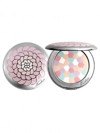 A technological wonder, a blend of matt and pearly shades, an ingenious mixture of six correcting or light-enhancing colours to deliver the purest radiance to all complexionsi. A technological wonder, a blend of matt and pearly shades, an ingenious mixture of six correcting or light-enhancing colours to deliver the purest radiance to all complexionsi.