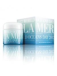 Since 2005, La Mer has profoundly worked with Oceana to promote ocean protection and restoration. To commemorate World Oceans Day 2012, La Mer has designed a collectible limited edition Crème de la Mer and will make a flat donation to Oceana's habitat protection campaign. 3.4 oz. Since 2005, La Mer has profoundly worked with Oceana to promote ocean protection and restoration. To commemorate World Oceans Day 2012, La Mer has designed a collectible limited edition Crème de la Mer and will make a flat donation to Oceana's habitat protection campaign. 3.4 oz.