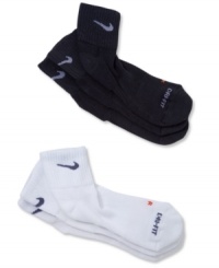 Your shoes and feet will thank you when you finish your workout wearing these quarter-length socks from Nike. Your shoes and feet will thank you when you finish your workout wearing these quarter-length socks from Nike.