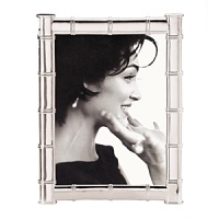 Kate Spade and Lenox join together to bring ease, elegance and understated wit to the table. Pompano point silverplated picture frames are the perfect compliment to Pompano Point candles and candle snuffer. Kate Spade and Lenox join together to bring ease, elegance and understated wit to the table. Pompano point silverplated picture frames are the perfect compliment to Pompano Point candles and candle snuffer.