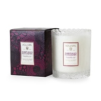 Voluspa's exquisite Santiago Huckleberry collection blends ripe huckleberries with vanilla bean and sugar cane for an exceptional fragrance that elegantly scents your home. Voluspa's exquisite Santiago Huckleberry collection blends ripe huckleberries with vanilla bean and sugar cane for an exceptional fragrance that elegantly scents your home.