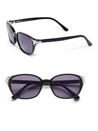 THE LOOKCat-eye's silhouetteAcetate framesMetal logo at templesUV protectionSignature case includedTHE COLORBlack frames with grey lensesORIGINMade in France THE LOOKCat-eye's silhouetteAcetate framesMetal logo at templesUV protectionSignature case includedTHE COLORBlack frames with grey lensesORIGINMade in France