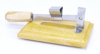 R & M International Clam Shucker R & M International Clam Shucker