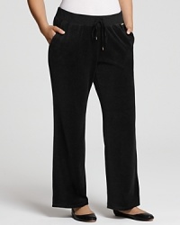 These MICHAEL Michael Kors velour pants update a weekend classic with a trendy wide leg, complete with a ribbed drawstring waistband for day-long comfort.